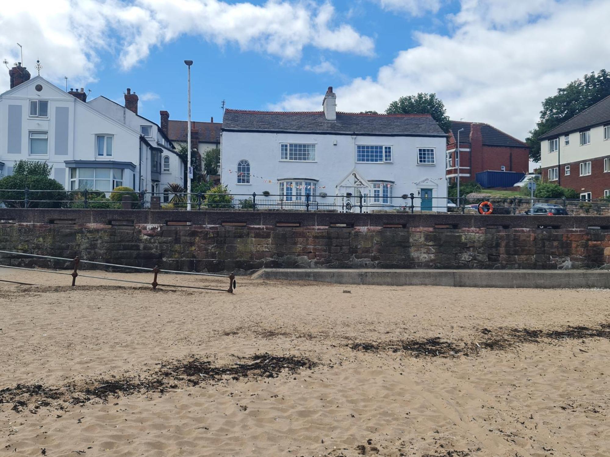 Sea-Quinn Views Wallasey Exterior photo